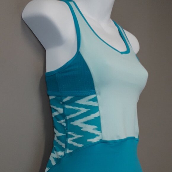 IVIVVA Teal Zig Zag Criss Cross Athletic Tank Top - Picture 8 of 10